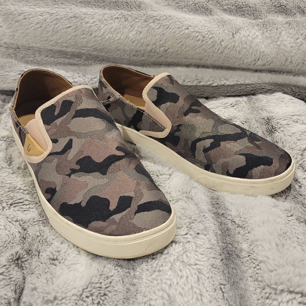 OluKai Pehuea camo slip on, size 11